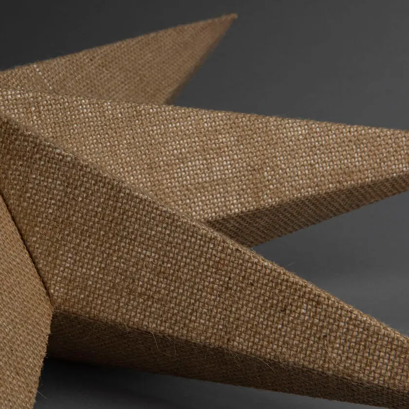 Estrella De Papel Ø78 Naturaleza De Konstsmide - Viene con un cable blanco de 5m, interruptor de encendido y enchufe.