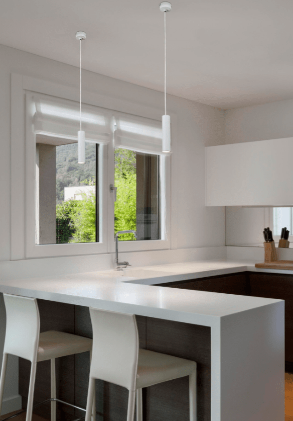Ora Ø4 Blanco Lámpas de techo De Faro Barcelona - ORA LED se compone de un foco y una lámpara colgante en color blanco.