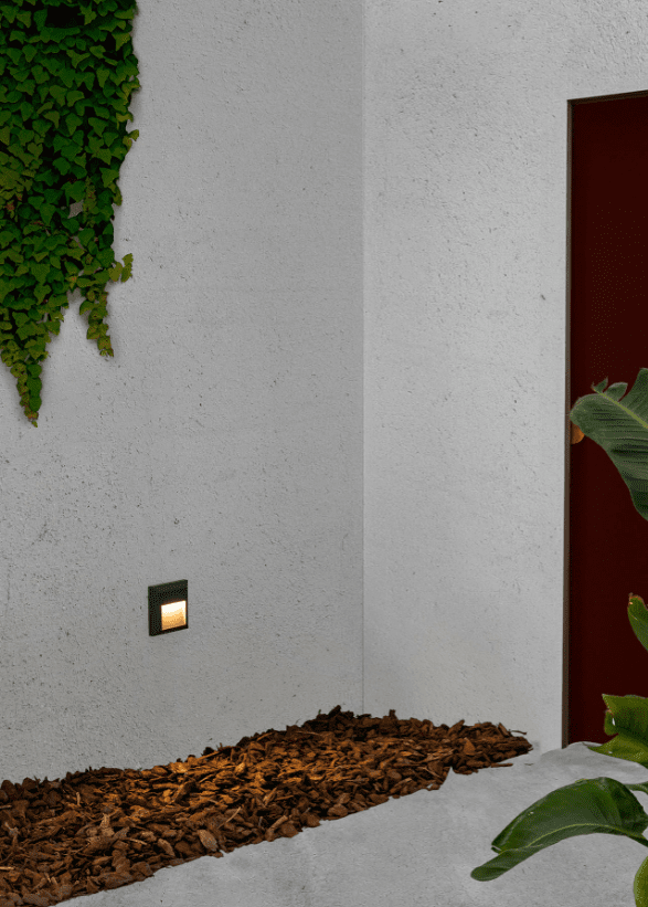 Grant Gris lámpara de exterior De Faro Barcelona - Aplique de pared LED para iluminación de jardines y terrazas, fabricado en ABS y policarbonato.