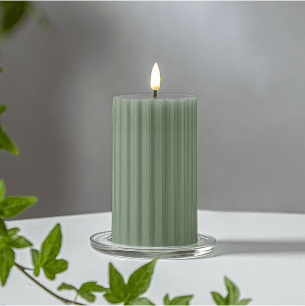 LED Vela Pilar Flamme Stripe Verde De Star Trading - Tiene funci&oacute;n de temporizador y cuando se enciende el interruptor, la luz brillar&aacute; durante 6 horas en modo temporizador, se apagar&aacute; durante 18 horas (en repetici&oacute;n), con una hermosa llama realista en luz blanca c&aacute;lida.