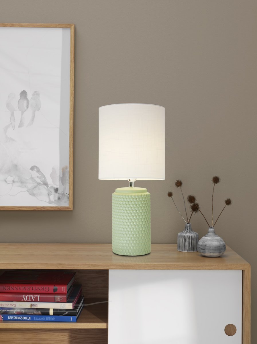 Bubble 50cm Verde lámpara de mesa De Cottex - La l&aacute;mpara de mesa Bubble es una elegante l&aacute;mpara de cer&aacute;mica en color verde claro con una estructura de burbujas &uacute;nica en la parte superior.