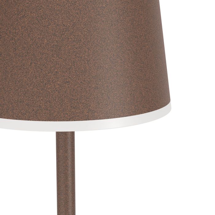 Mannera 140cm Marrón oxidado portátil De Eglo - La lámpara se puede cargar fácilmente mediante el cable USB incluido y ofrece una gran flexibilidad, ya que también se puede utilizar sin estar conectada a una toma de corriente.