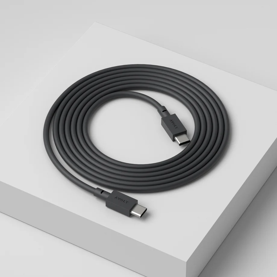 Cable 1 USB C to USB C Charging Cable, 2m Negro De Avolt - El cable 1 USB-C a USB-C de Avolt combina una carga potente con un elegante dise&ntilde;o escandinavo.