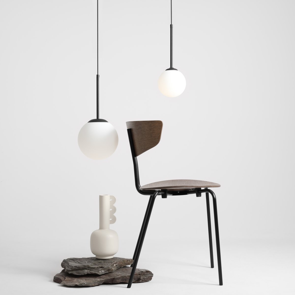 Bosso Ø20 Negro Lámpas de techo De Artera - La lámpara emite una luz suave y agradable y por lo tanto es ideal para colocarla encima de la mesa del comedor, en el pasillo o en la sala de estar.
