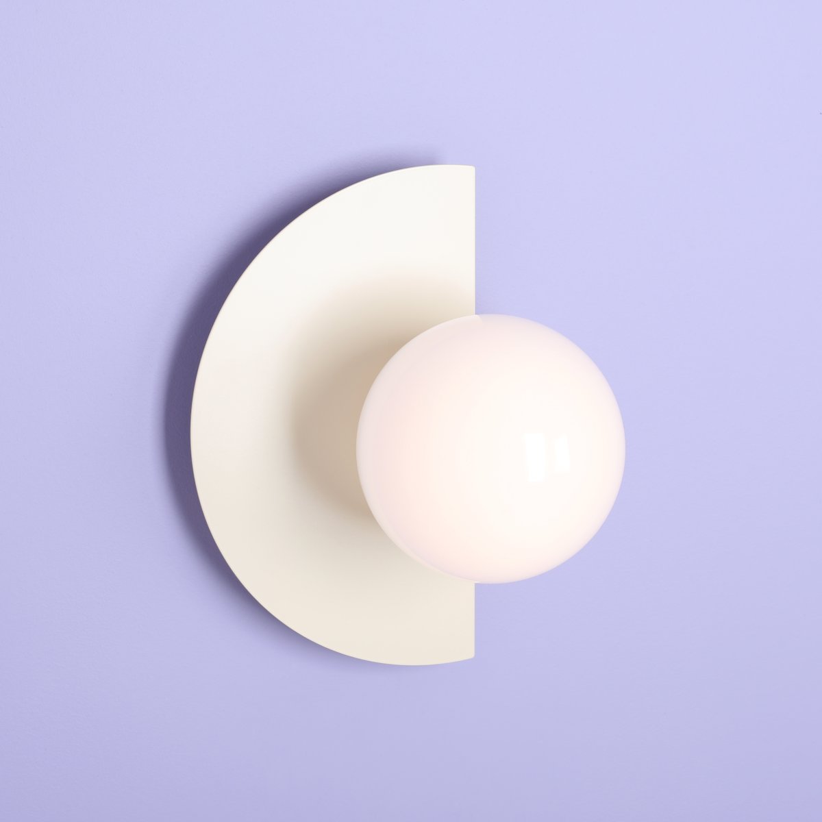 Loop 28cm Blanco crema lámpara de pared De Artera - Esta moderna lámpara de pared combina una geometría simple con un diseño elegante para crear un elemento de diseño único y llamativo.