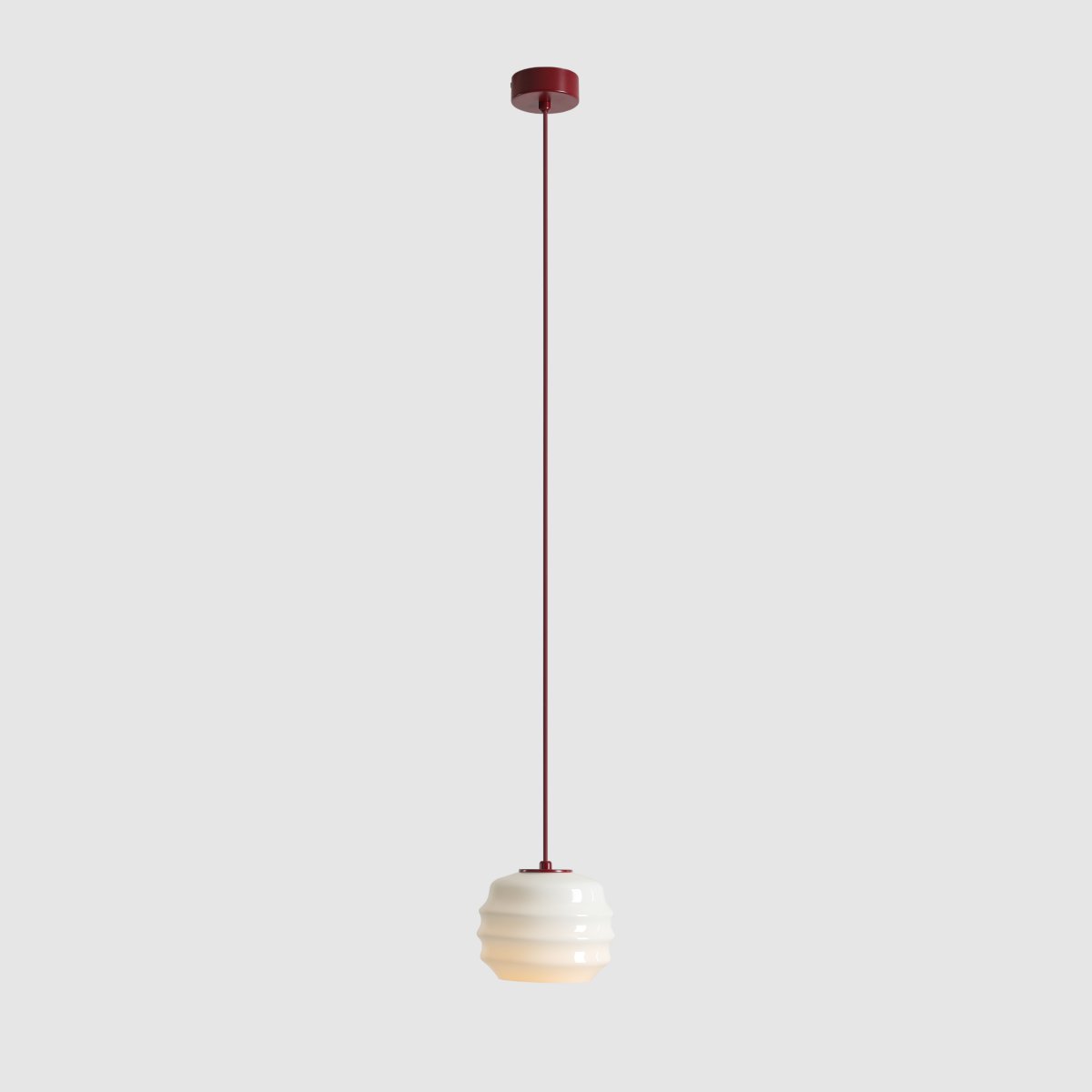 Puff Ø16 borgoña Lámpas de techo De Artera - Su pantalla decorativa de cristal opalino blanco cautiva con su forma curva, otorgándole un aspecto a la vez divertido y sofisticado.