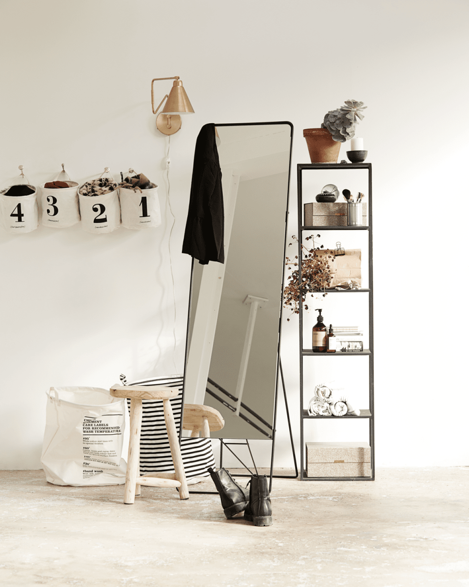 Game 76cm Latón lámpara de pared De House Doctor - El interior de la pantalla de la l&aacute;mpara es de color blanco.