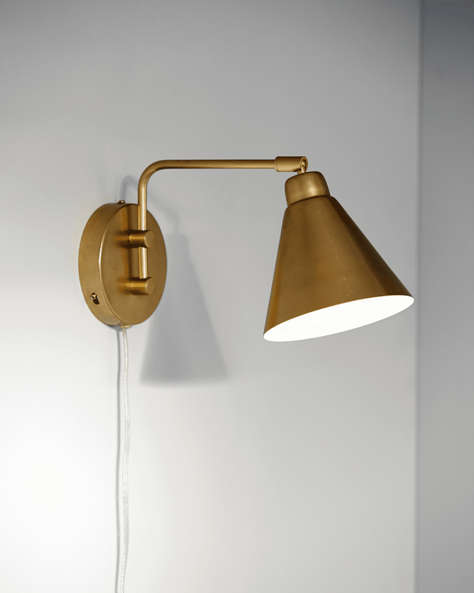 Game 30cm Latón lámpara de pared De House Doctor - Game es una elegante l&aacute;mpara de pared de House Doctor con un fant&aacute;stico acabado de lat&oacute;n.