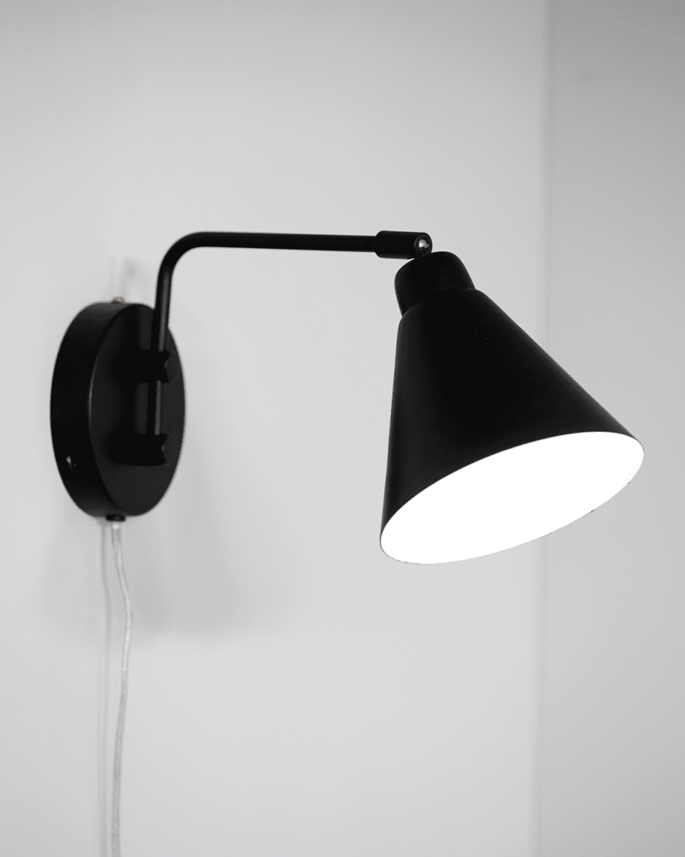 Game 30cm Negro lámpara de pared De House Doctor - una pared en tu sala de estar como una nueva y emocionante fuente de luz.
