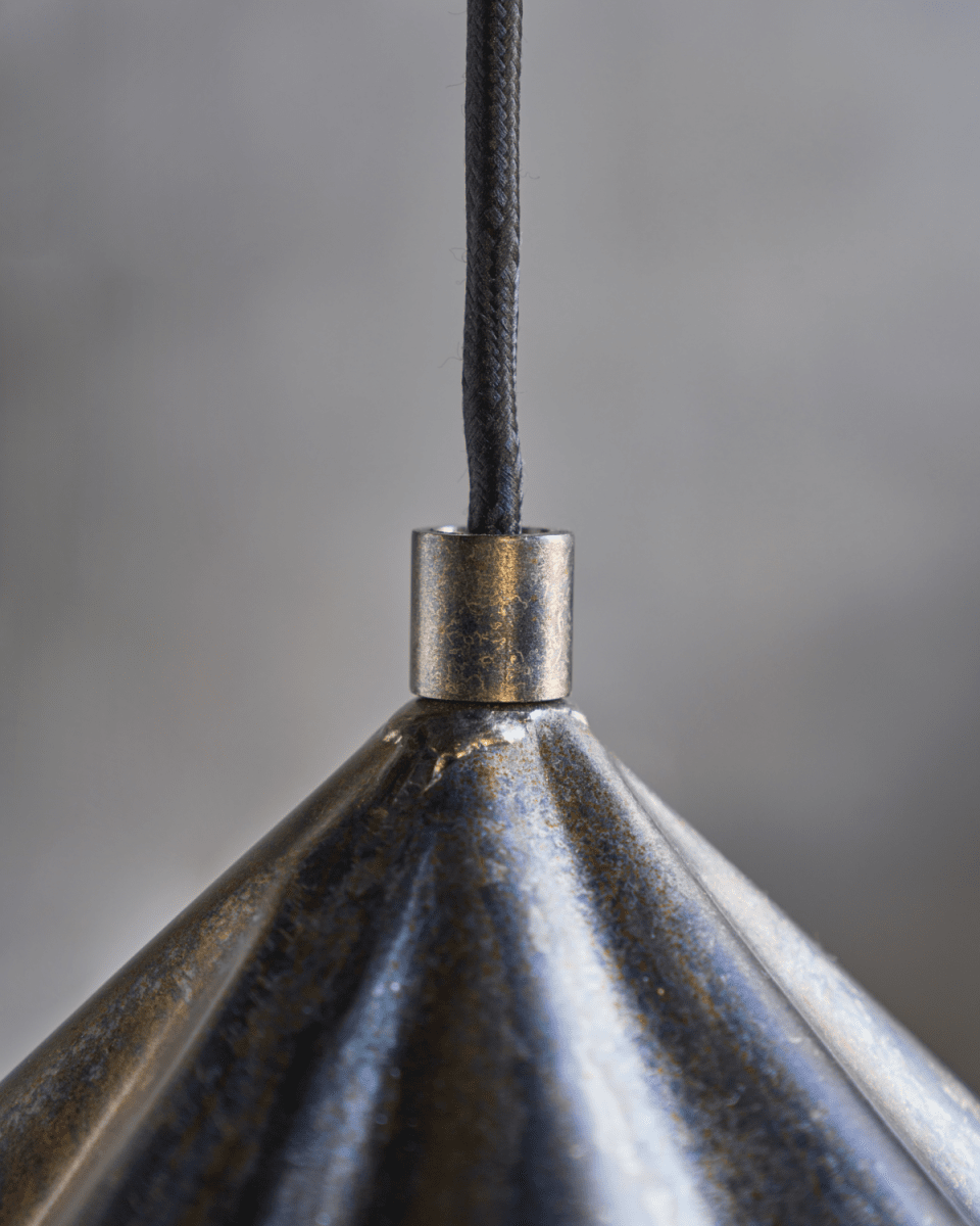 Flola Ø50 Marrón antiguo Lámpas de techo De House Doctor - Dale un nuevo estilo a tu comedor con esta gran lámpara de techo de House Doctor.