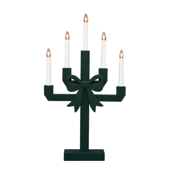 Kerstin verde oscuro De Pixie Design - Kerstin es un candelabro decorativo de madera, pintado en verde oscuro y adornado con un gran lazo, que le confiere un aspecto encantador y divertido.