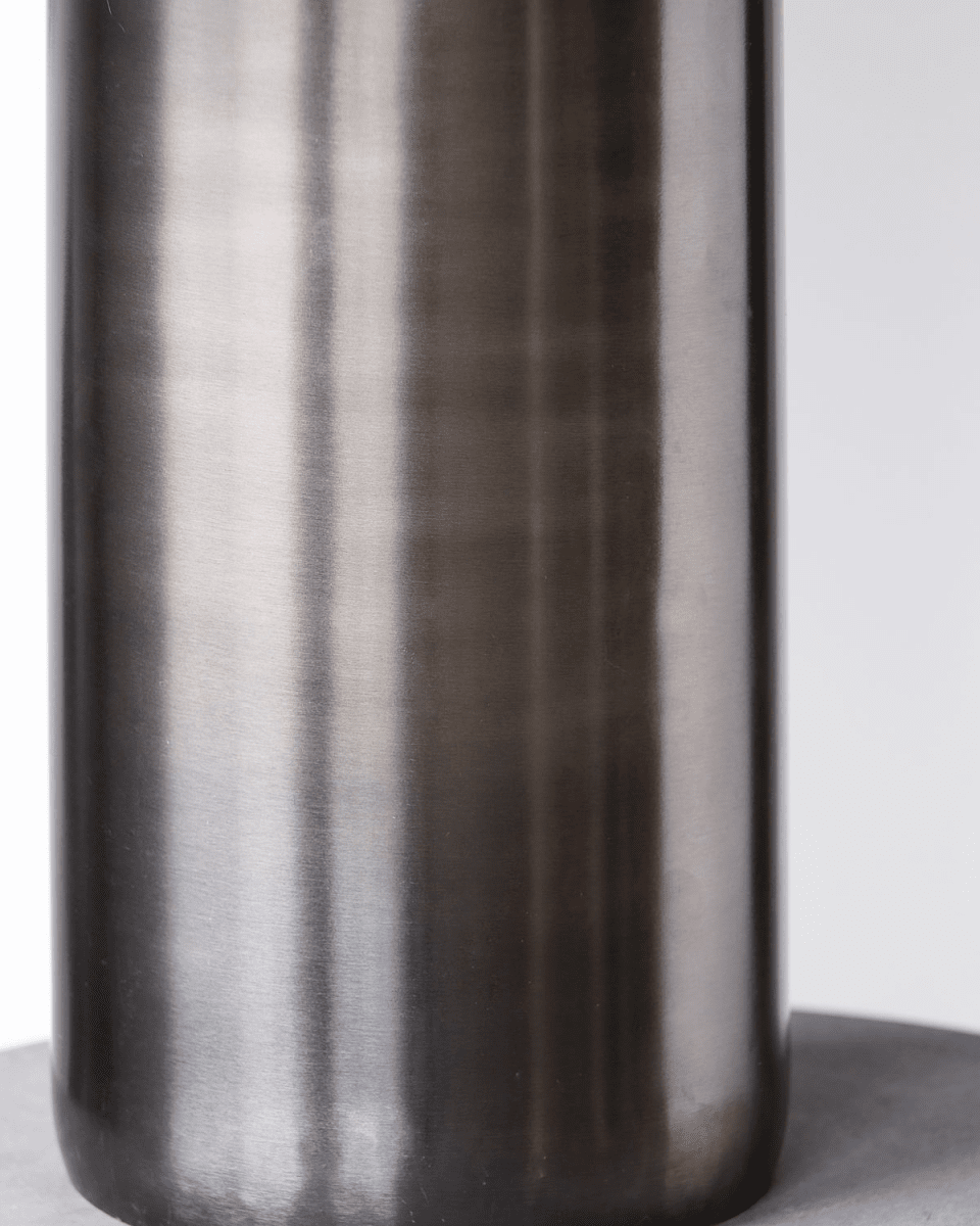 Bakora S/Pantalla 52cm Marrón antiguo base de lámpara De House Doctor - Bakora es una hermosa base de l&aacute;mpara de House Doctor que se puede usar de muchas maneras diferentes y que al mismo tiempo le da a la habitaci&oacute;n una sensaci&oacute;n c&aacute;lida, &uacute;nica y exclusiva.