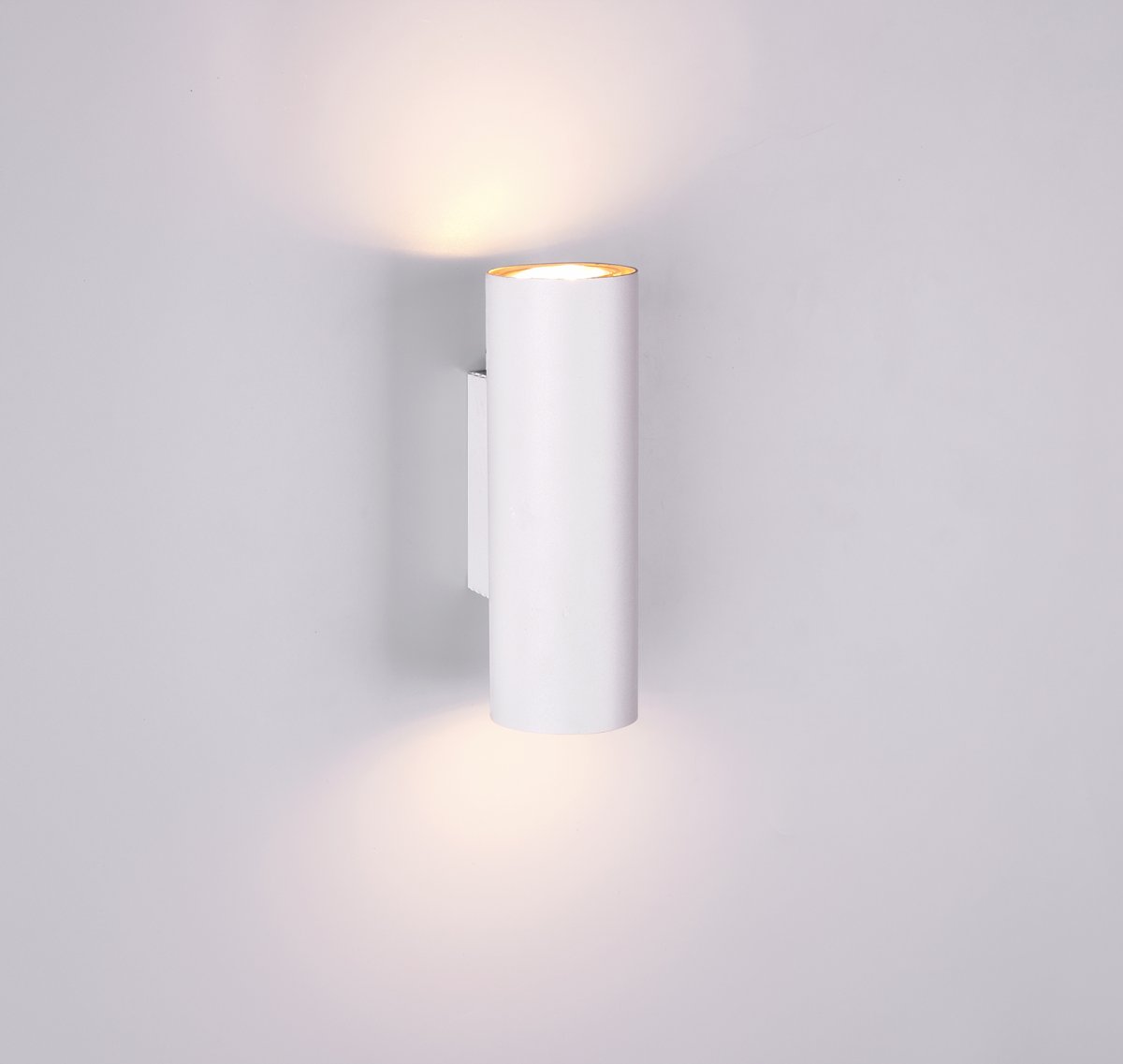 Marley 18cm Blanco lámpara de pared De Trio Lighting - La l&aacute;mpara de pared MARLEY impresiona por su dise&ntilde;o sobrio y su fabricaci&oacute;n de alta calidad como soluci&oacute;n pr&aacute;ctica y est&eacute;tica.