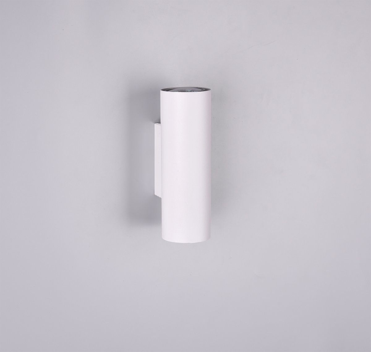 Marley 18cm Blanco lámpara de pared De Trio Lighting - La l&aacute;mpara de pared MARLEY impresiona por su dise&ntilde;o sobrio y su fabricaci&oacute;n de alta calidad como soluci&oacute;n pr&aacute;ctica y est&eacute;tica.