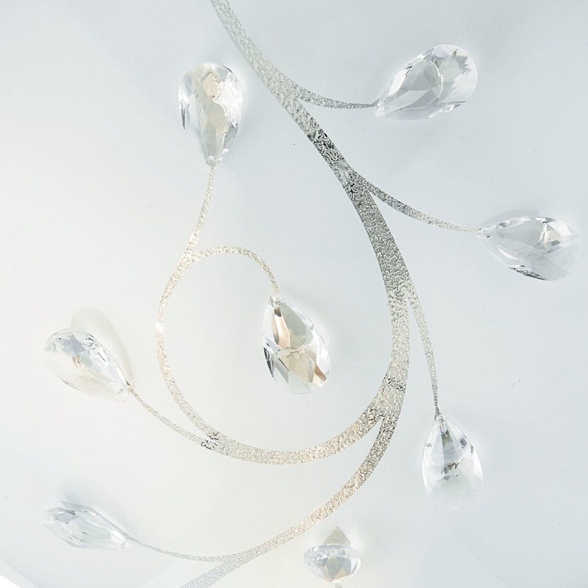 Dunkirk Ø30 Blanco plafón De Searchlight - La lámpara de techo Dunkirk combina elementos de vidrio, ópalo y cristal para crear un diseño impresionante.