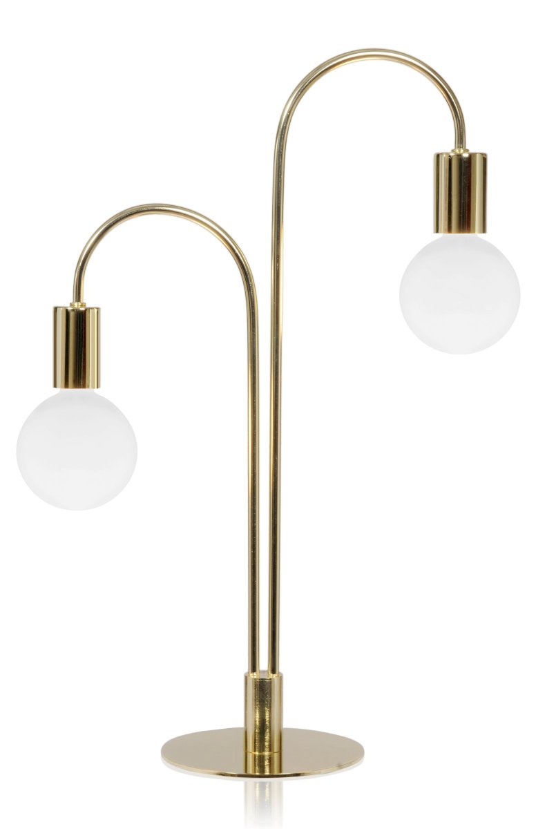 Grace 55cm Latón lámpara de mesa De Globen Lighting - Lámpara de mesa con dos brazos curvados de latón.