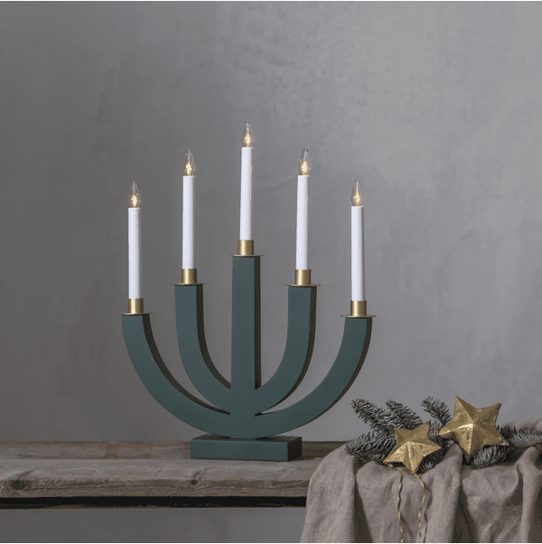 Eli Verde De Star Trading - Candelabro de madera verde con cinco velas y decoraci&oacute;n ba&ntilde;ada en oro, es f&aacute;cil de montar y crea un maravilloso ambiente navide&ntilde;o tanto en la ventana como en la habitaci&oacute;n.