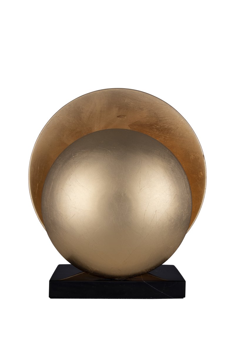 Orbit 32cm Latón lámpara de mesa De Globen Lighting - La lámpara de mesa Orbit crea una hermosa, sutil e indirecta luz gracias a sus dos pantallas metálicas que ocultan con elegancia la fuente de luz central.