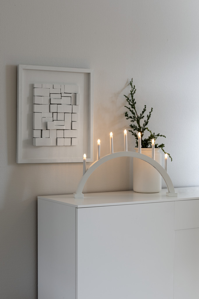 Arch 7 Lights Blanco mate De Konstsmide - Fabricado en madera y pintado en tono blanco mate.