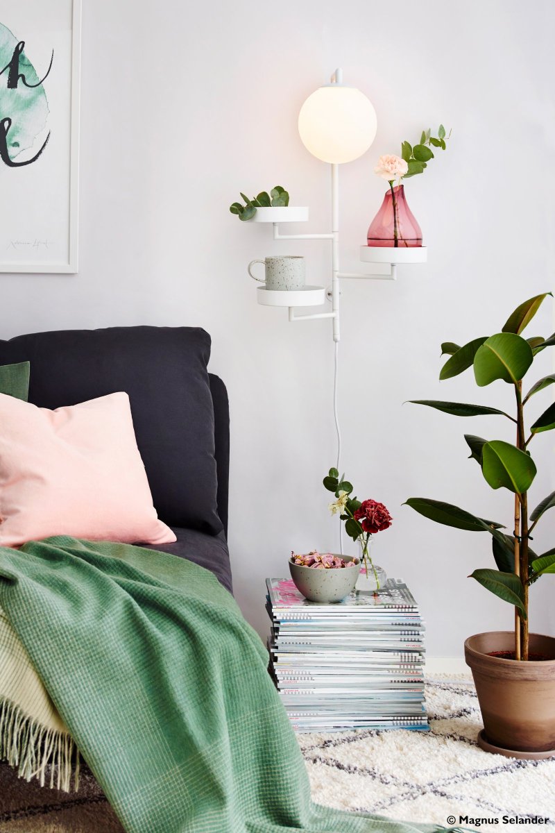 Astoria 62cm Blanco lámpara de pared De Globen Lighting - Aplique de pared Astoria, ganador del concurso Hus &amp; Concurso de dise&ntilde;o de viviendas 2016: dise&ntilde;ado por Anna Landerholm para Globen Lighting.