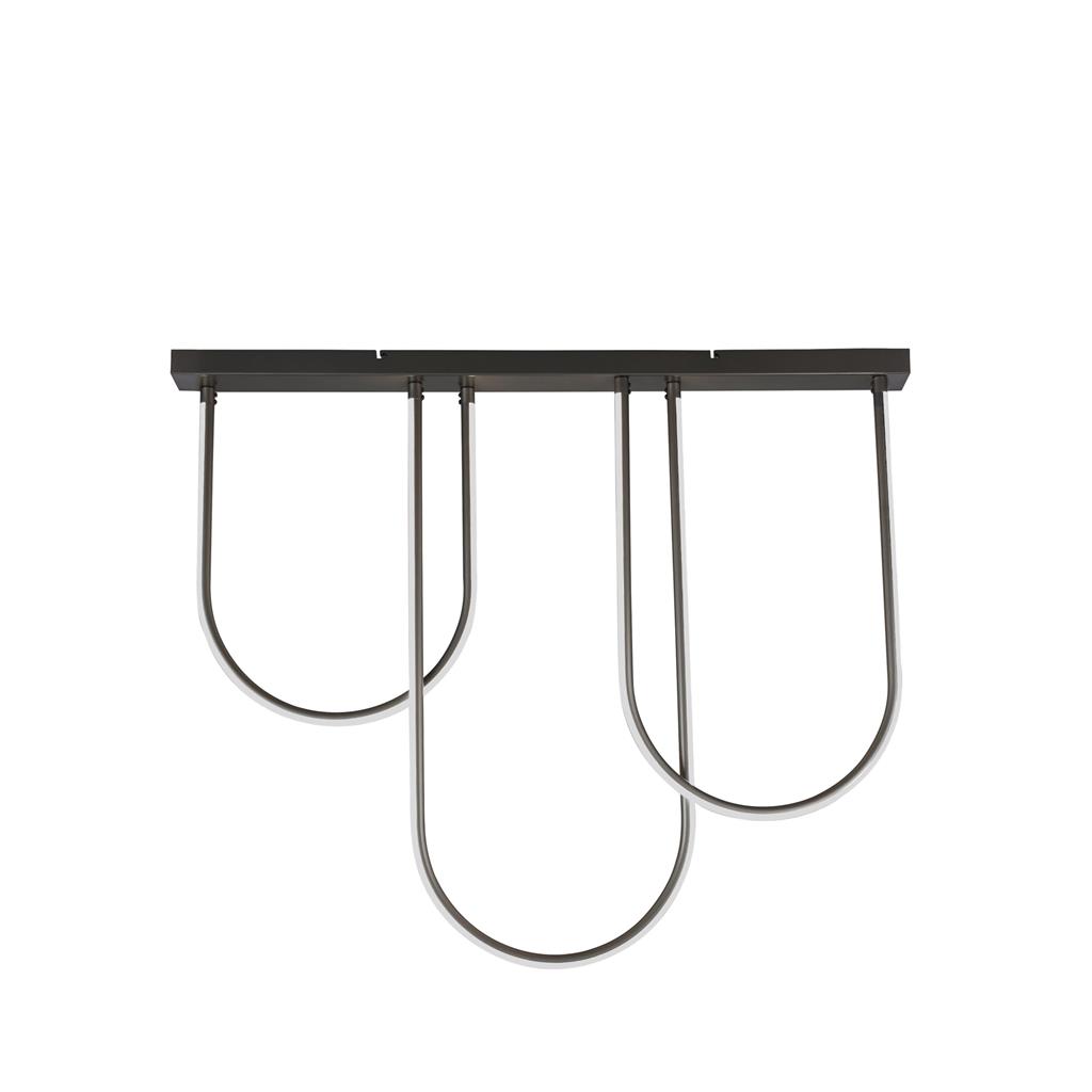 Chime 110cm Negro plafón De Searchlight - Chime es una lámpara de techo que, con su moderna forma curva y su acabado en negro mate, se convierte en el centro de todas las miradas en cualquier estancia.