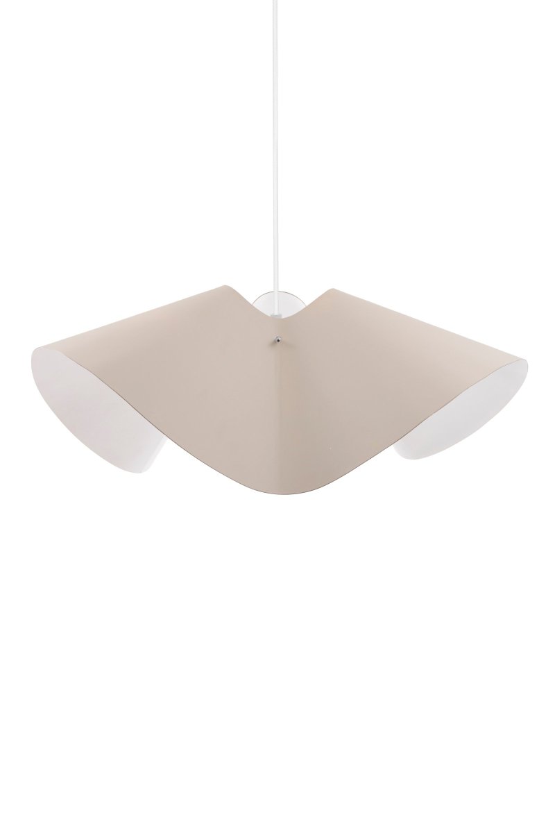 Volang Ø50 Lodo Lámpas de techo De Globen Lighting - La pantalla está pintada de blanco en su interior, el casquillo y el interior están pintados de blanco para crear un contraste suave y difundir la luz.