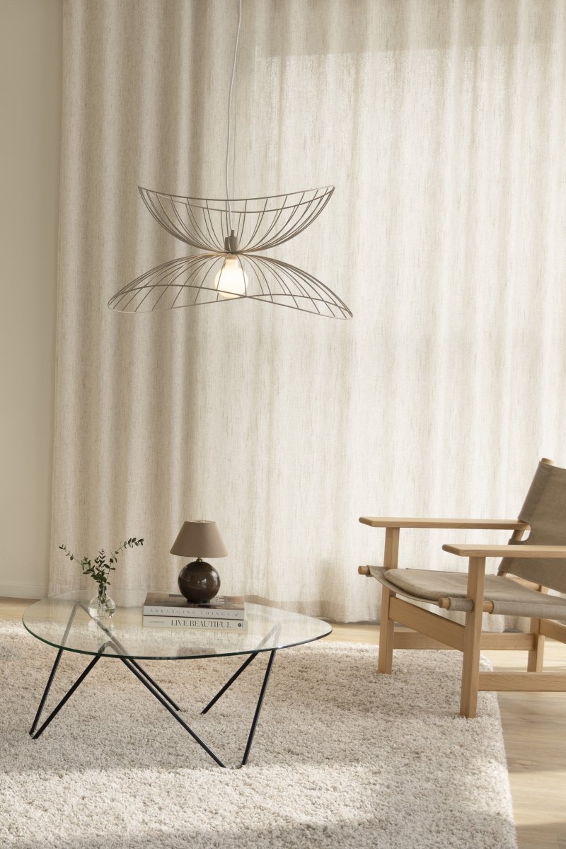 Ray Ø70 Beige Lámpas de techo De Globen Lighting - Las dos pantallas se pueden colocar de varias maneras: apiladas una sobre otra o montadas una dentro de la otra para crear una lámpara colgante más baja.