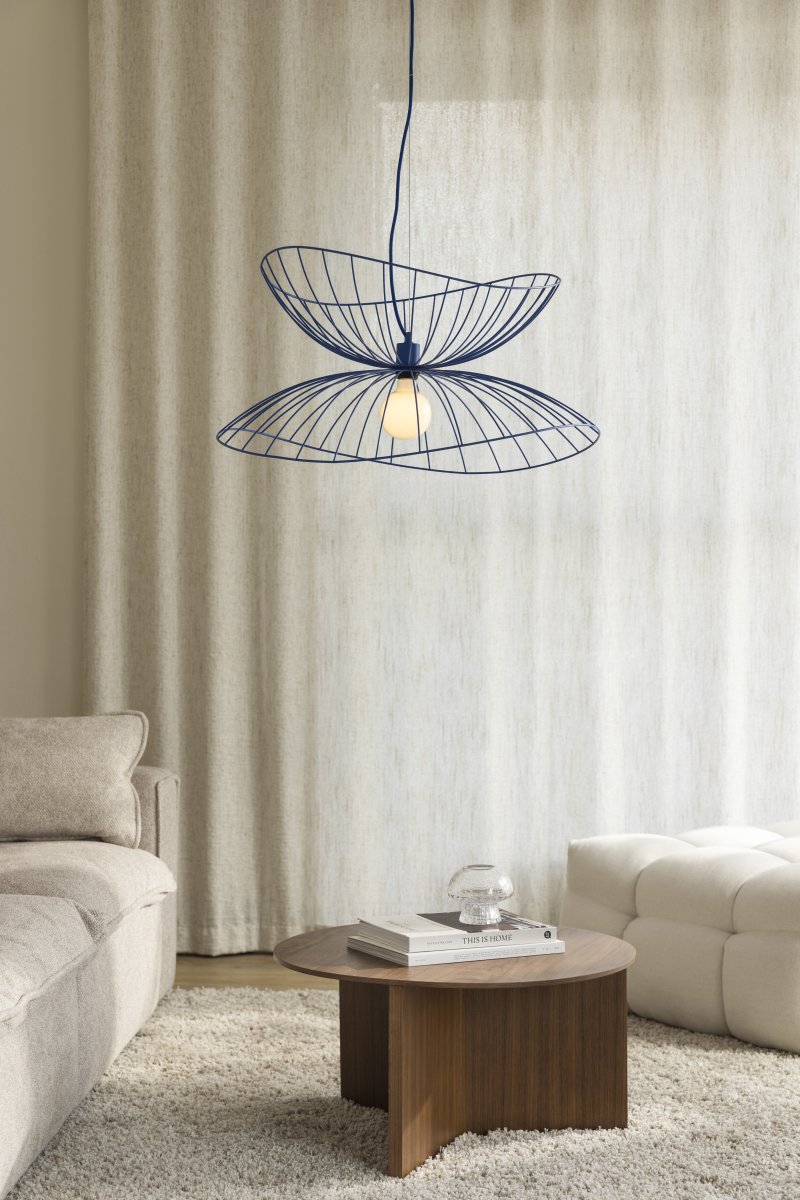 Ray Ø70 Azul Lámpas de techo De Globen Lighting - Las dos pantallas se pueden colocar de varias maneras: apiladas una sobre otra o montadas una dentro de la otra para crear una lámpara colgante más baja.