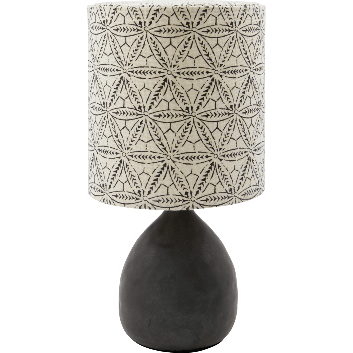 Flores 30cm Negro lámpara de mesa De House Doctor - La base de cerámica de gres negro proporciona una base estable, mientras que la pantalla de lino con un patrón étnico impreso a mano añade un carácter único.