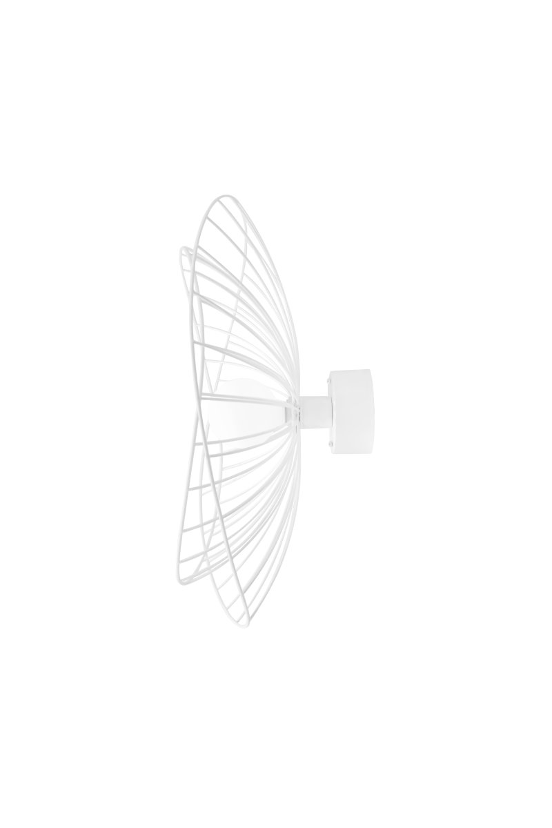 Ray Ø60 Blanco lámpara de pared De Globen Lighting - La lámpara se puede montar tanto en el techo como en la pared, lo que la hace versátil.