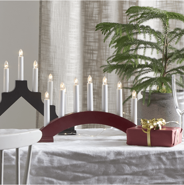 Bea ROJO De Star Trading - Candelero de madera roja en forma de arco con siete velas.