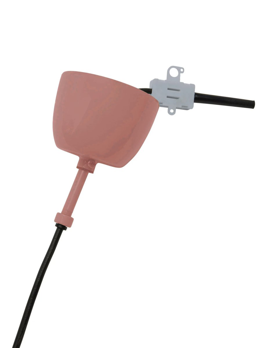 Wells Ø45 rosa oscuro Lámpas de techo De PR Home - La l&aacute;mpara de techo met&aacute;lica Wells aporta un toque fresco y rom&aacute;ntico a tu hogar.