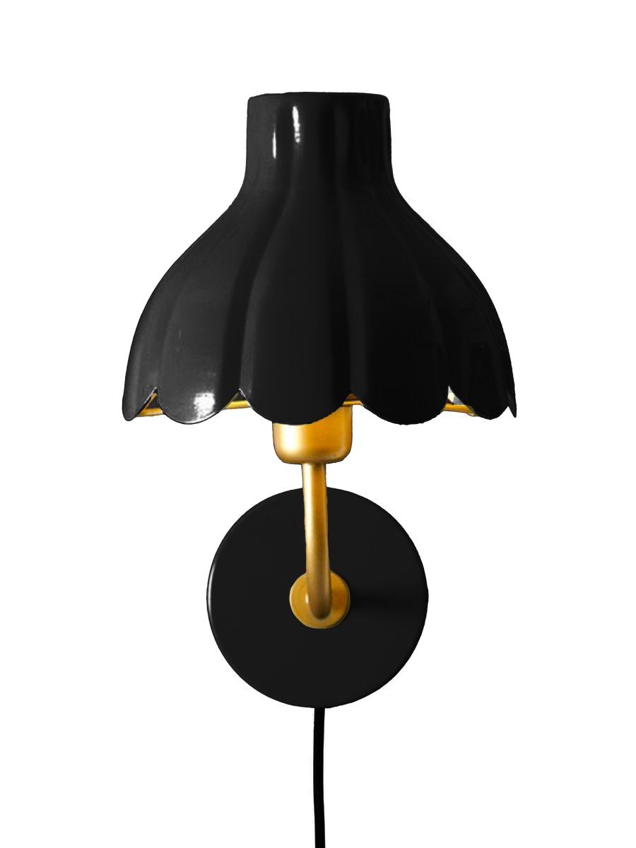 Wells 35cm Negro lámpara de lectura De PR Home - Inspirada en los p&eacute;talos de las flores en plena floraci&oacute;n, esta serie le confiere a la l&aacute;mpara un dise&ntilde;o elegante y a la vez l&uacute;dico.