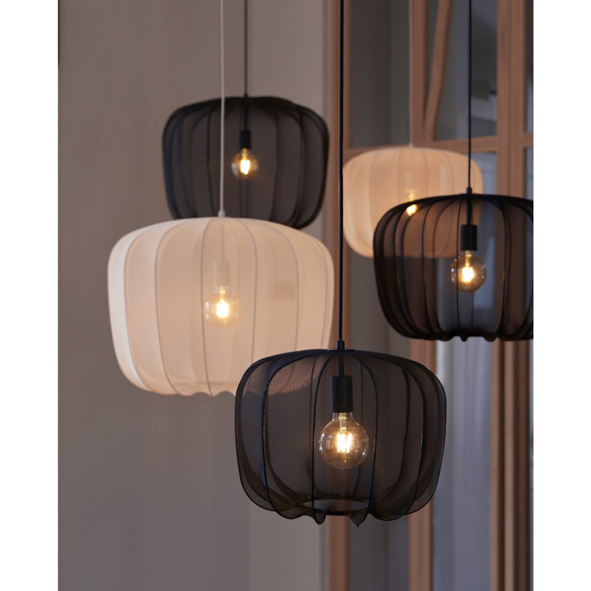 Plumeria Ø60 Negro Lámpas de techo De Light & Living - 