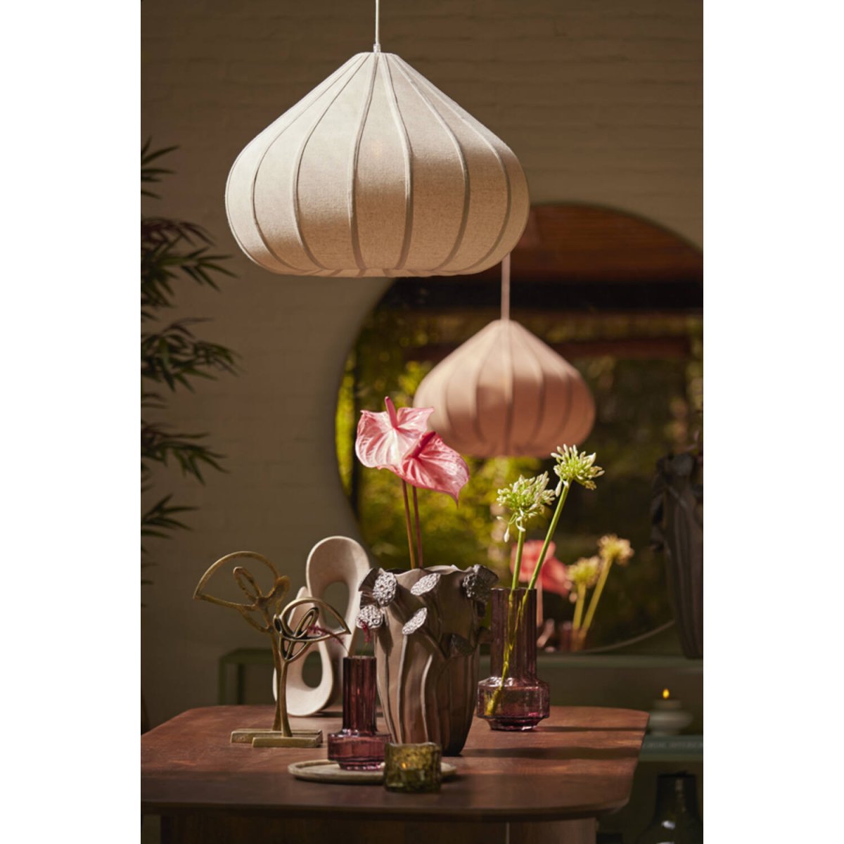 Zubeda Ø60 Marrón Lámpas de techo De Light & Living - Su forma suave y orgánica crea un ambiente cálido y se integra a la perfección tanto en ambientes modernos como rústicos.
