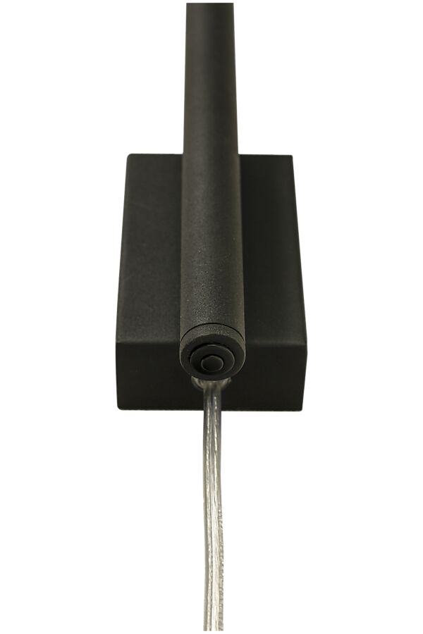 Stecco 65cm Negro lámpara de pared De Aneta Lighting - La lámpara de pared STECCO, fabricada en metal lacado en negro, se adapta tanto a paredes estrechas como a otras ligeramente más grandes.