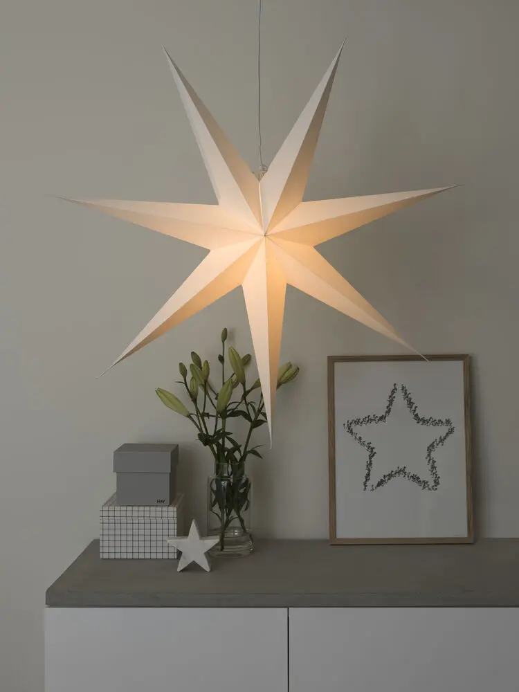 Estrella De Papel Ø78 Blanco De Konstsmide - Se suministra con cable blanco de 5 m, interruptor de alimentaci&oacute;n y enchufe.