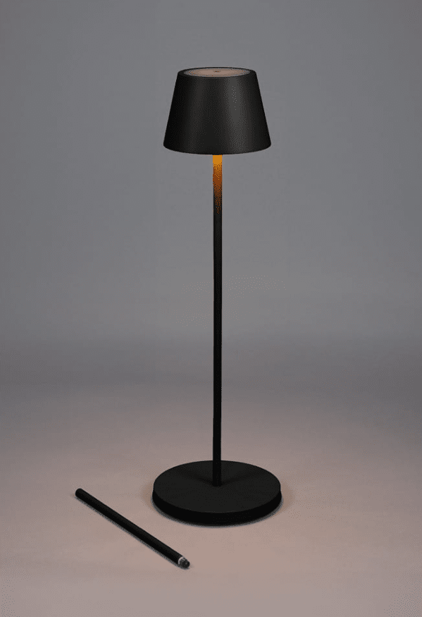 Pomezia 124cm Negro portátil De Konstsmide - La luz tiene un regulador táctil para ajustar el brillo y la temperatura del color.