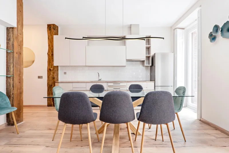 Boyd 110cm Negro Lámpas de techo De Globo Lighting - Ge ditt hem en modern touch med denna stilrena taklampa och njut av den perfekta balansen mellan design och funktion.