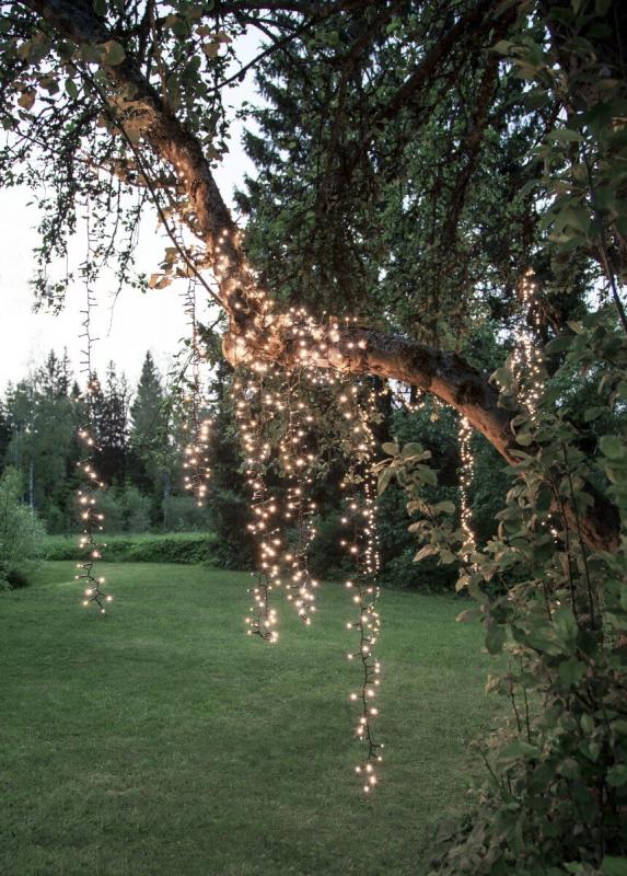 Guirnalda De Luces Crispy Ice White 16m Negro De Star Trading - Cadena de luces con 800 luces LED con una luz preciosa y ligeramente m&aacute;s fr&iacute;a.