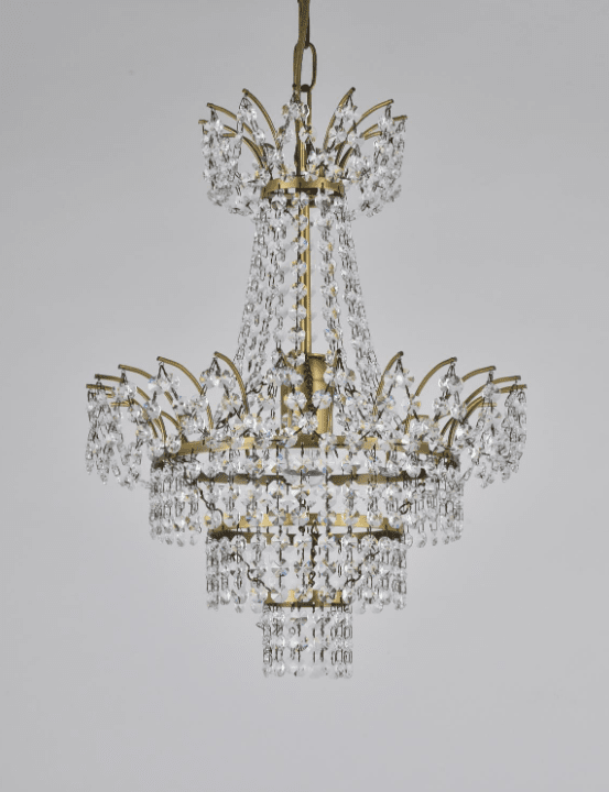 Estelle Ø35 Latón antiguo cristal De Norrsken Design - La lámpara de araña de cristal Estelle en latón antiguo ofrece un aspecto clásico y sofisticado con un toque refinado de latón antiguo.