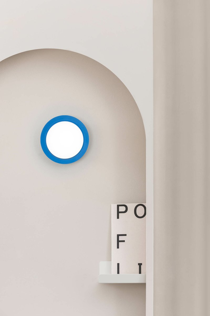 May Ø12 Azul lámpara de baño De Faro Barcelona - Con su acabado azul, su distribuci&oacute;n de luz c&aacute;lida y su grado de protecci&oacute;n IP44, se integra a la perfecci&oacute;n en salones y ba&ntilde;os.