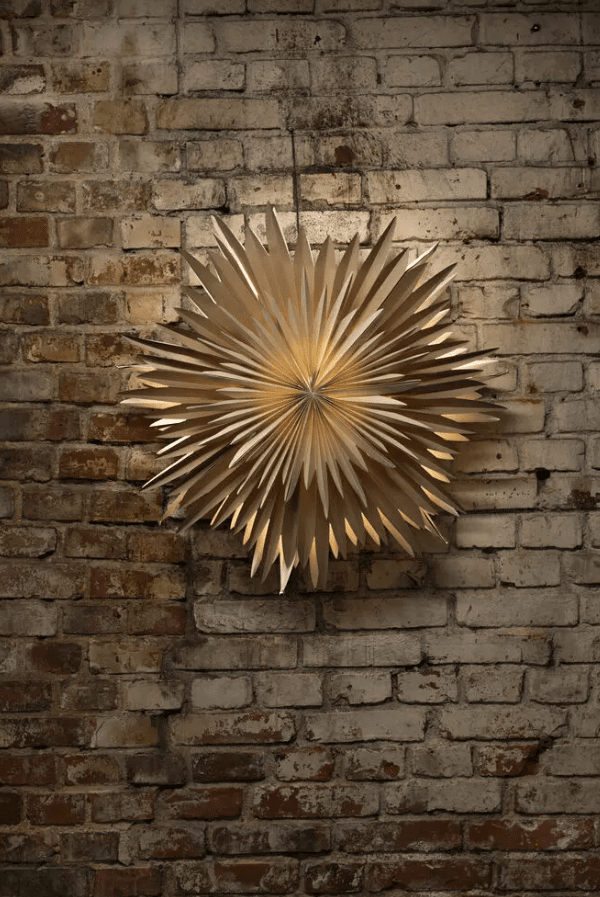 Estrella De Papel Ø80 Marrón De Konstsmide - Ilumina la oscuridad de diciembre con esta hermosa estrella de papel en tono marr&oacute;n.