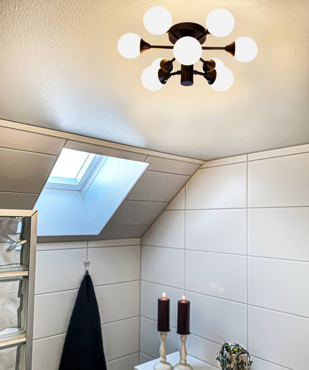 Cosmos Ø45 Negro lámpara de baño De Aneta Lighting - Cosmos es una l&aacute;mpara de techo &uacute;nica para ba&ntilde;os que proporciona una luz agradable.