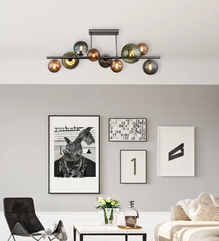 Riha 87cm Multicolor plafón De Globo Lighting - Glaskuporna i brons, gr&ouml;nt och petrol ger lampan en unik karakt&auml;r och eleganta f&auml;rginslag som kompletterar modern inredning.