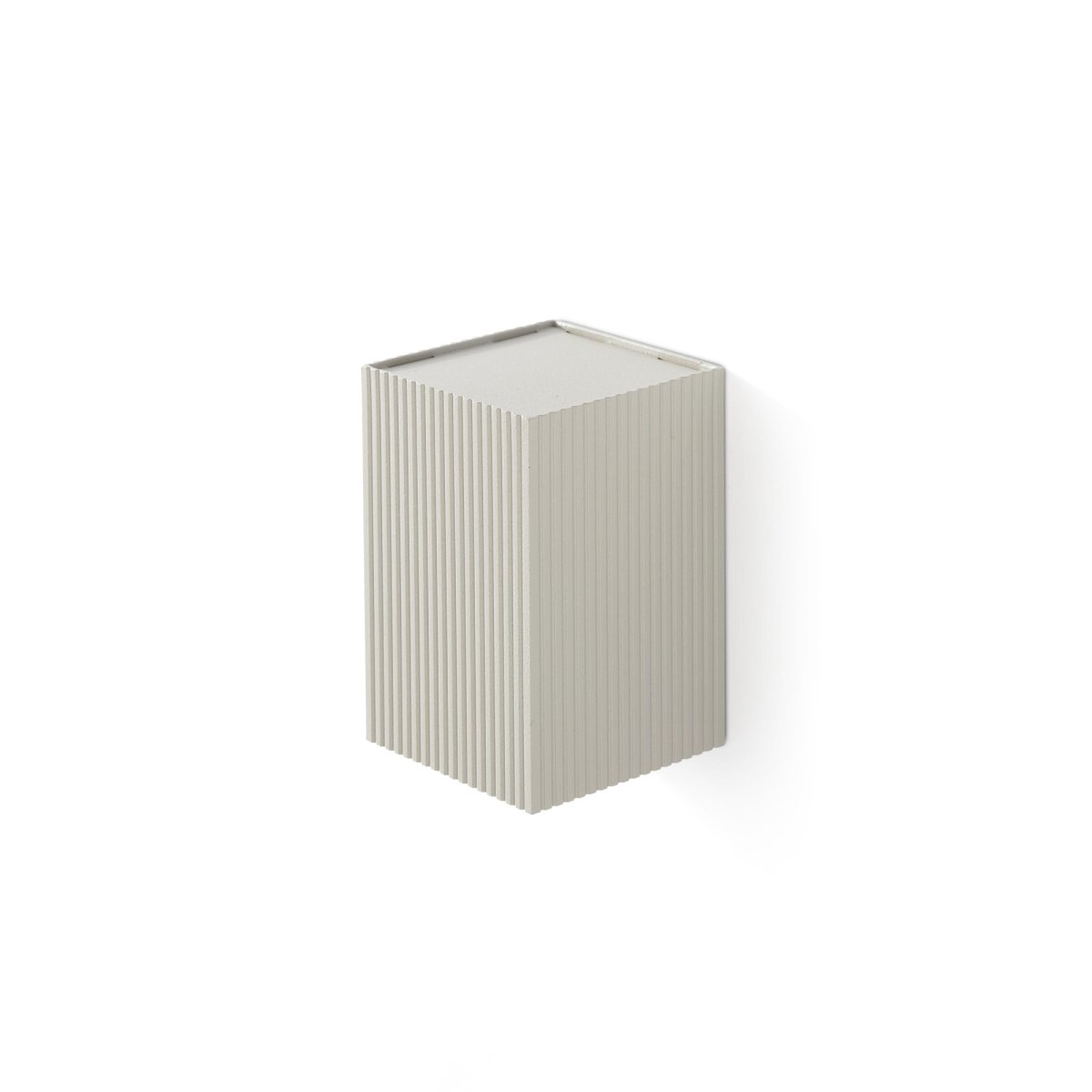Lune 10cm Gris acanalado lámpara de pared De Faro Barcelona - Lune es una l&aacute;mpara de pared cuadrada con una superficie acanalada gris que combina funcionalidad y forma.