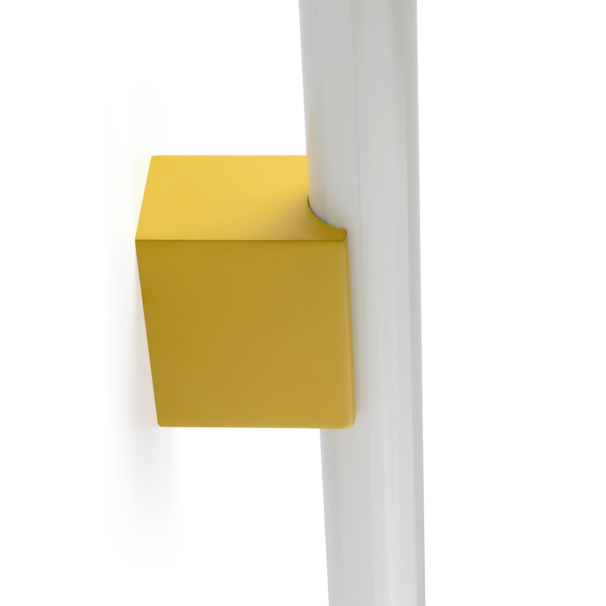 Calma 50cm Amarillo lámpara de baño De Faro Barcelona - Calma es un aplique amarillo ideal para la iluminaci&oacute;n general de cocinas, pasillos o zonas de paso.