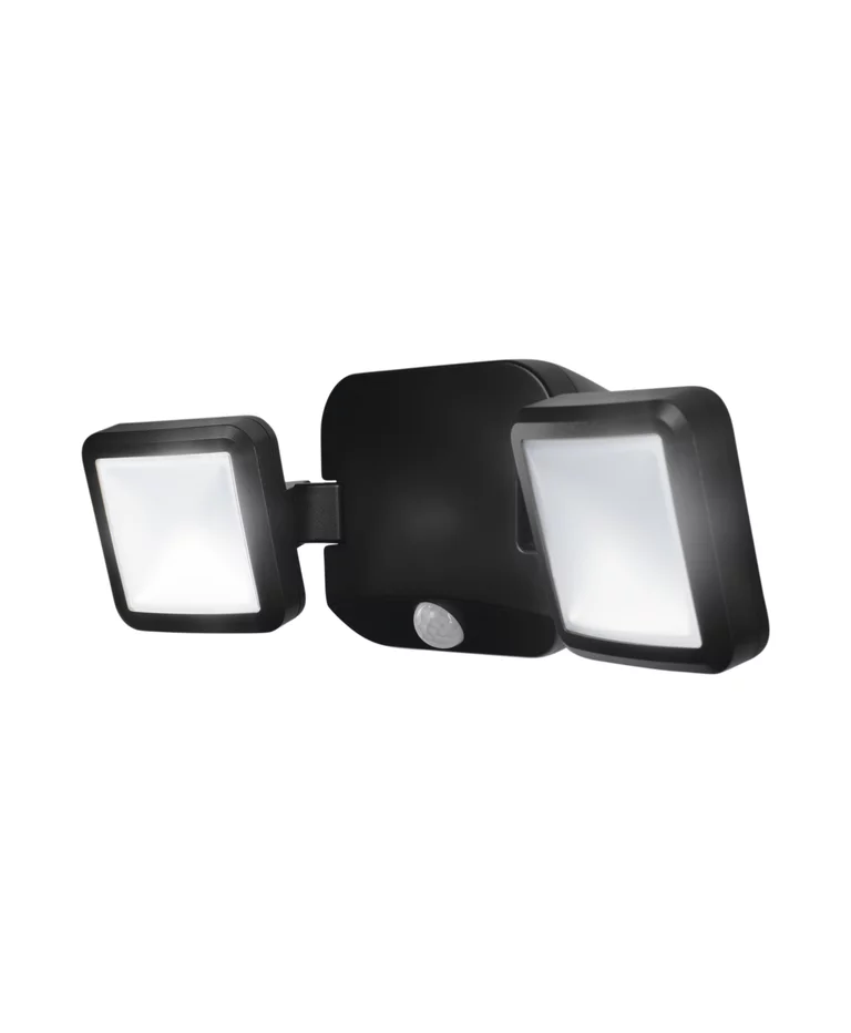 Battery LED Spotlight Sensor Negro lámpara de exterior De Ledvance - El sensor de foco LED alimentado por bater&iacute;a de 10 W es una soluci&oacute;n de iluminaci&oacute;n exterior potente y flexible.