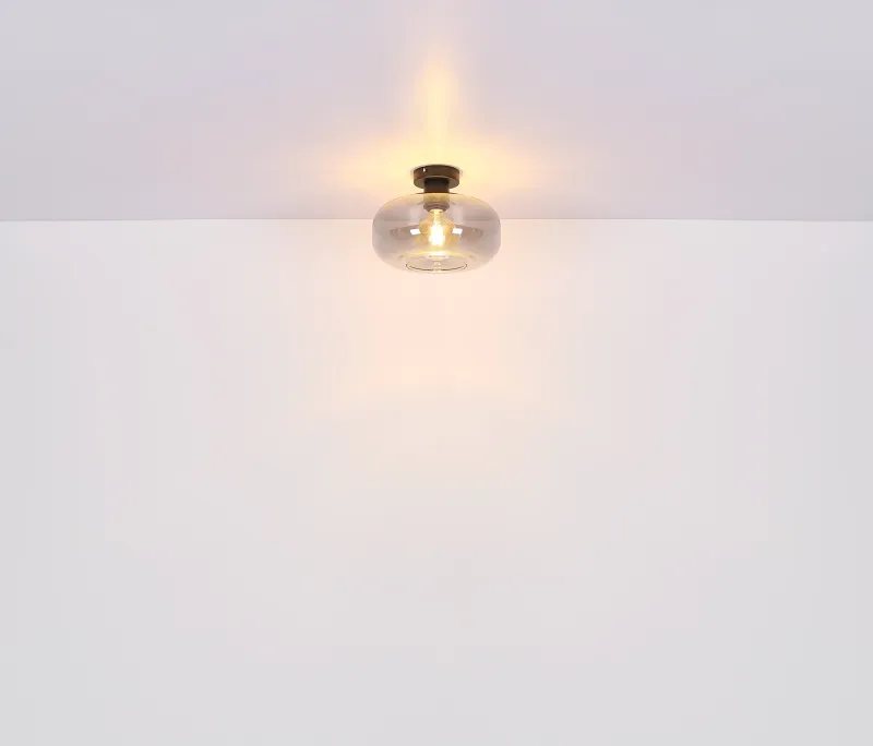 Giuseppe Ø28 Color humo plafón De Globo Lighting - Lampan &auml;r tillverkad av mattsvart metall och &auml;r smyckad med en vackert formad glaskupa i r&ouml;kf&auml;rgat glas.