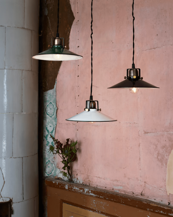 Lámpara Estilo Escuela Herbert Ø23 Negro lámpara de ventana De Strömshaga - Esta lámpara de techo nunca pasa de moda y se puede colocar fácilmente en cualquier lugar de tu hogar.